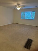 215 Crescent Ct in Louisville, KY - Building Photo - Building Photo