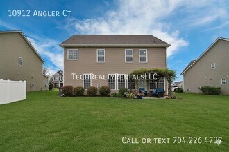 10912 Angler Ct in Davidson, NC - Foto de edificio - Building Photo