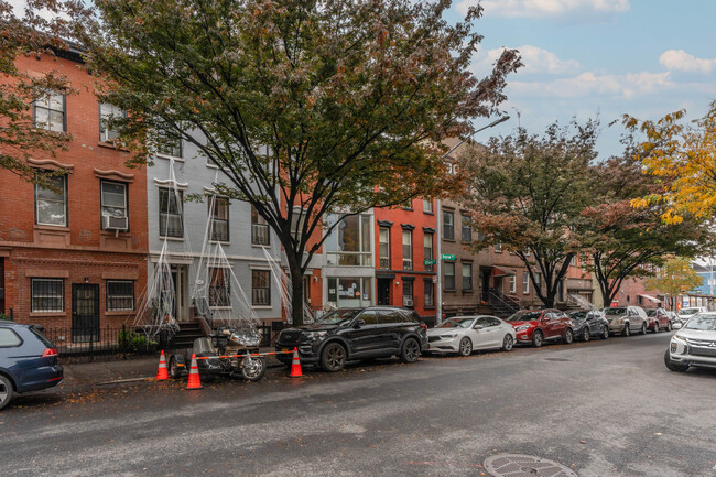 149 DeGraw St in Brooklyn, NY - Foto de edificio - Building Photo