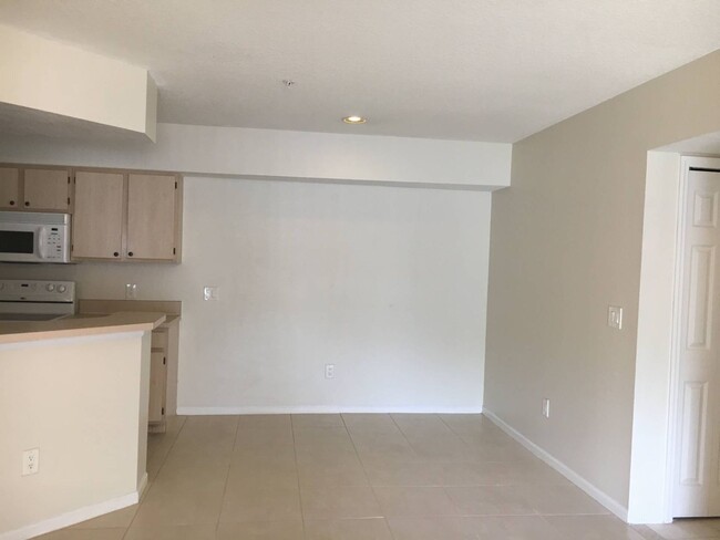 712 Crest Pines Dr in Orlando, FL - Building Photo - Building Photo
