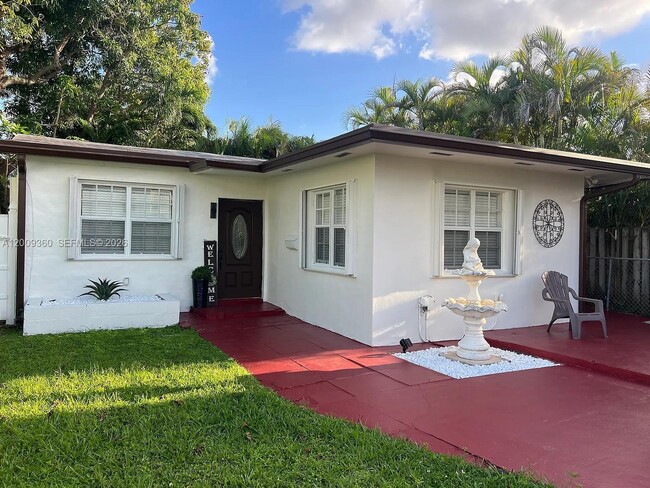 property at 2544 SW 20th St