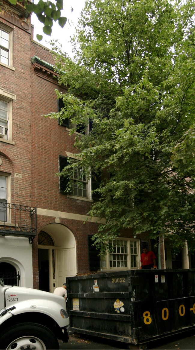 130 Chestnut St in Boston, MA - Building Photo - Building Photo