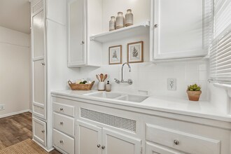 Crenshaw Terrace in Los Angeles, CA - Building Photo - Building Photo