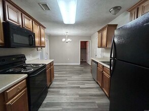 1410 Huebner St in Conway, AR - Building Photo - Building Photo