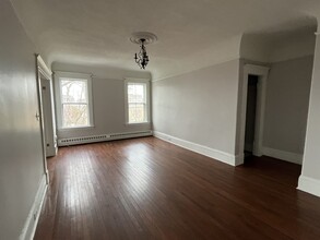 124 Broad St in Saint John, NB - Building Photo - Building Photo