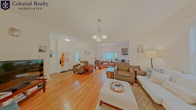 7 Woodleigh Rd in Watertown, MA - Building Photo - Building Photo