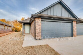 11613 Mackenzie Wy in Yukon, OK - Building Photo - Building Photo