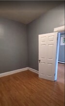 231 Bayview Ave, Unit 1 in Jersey City, NJ - Building Photo - Building Photo