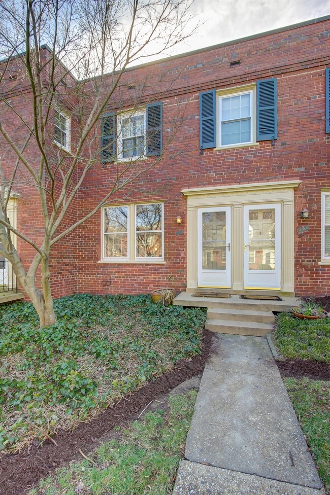 property at 1100 S Barton St