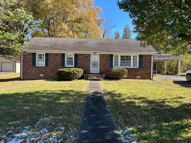 property at 1627 N Maple Ave