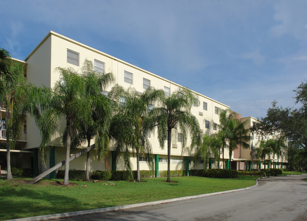 St. Elizabeth Gardens Apartments in Pompano Beach, FL - Building Photo