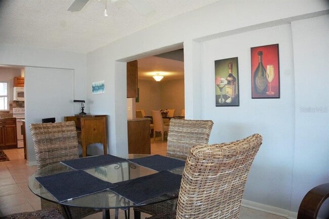 3139 Carlos Dr in Dunedin, FL - Building Photo - Building Photo