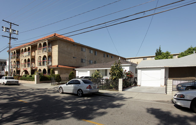 Villa D'Este Apartments in Hawthorne, CA - Building Photo - Building Photo