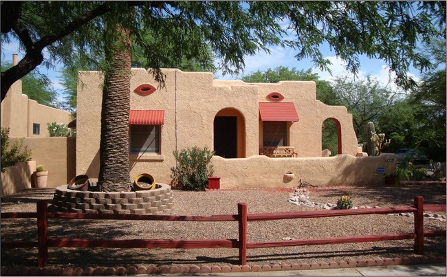 2245 E 8th St in Tucson, AZ - Foto de edificio - Building Photo