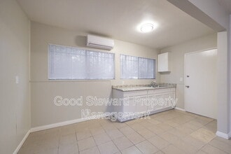 1433 W Pine St in Santa Ana, CA - Building Photo - Building Photo