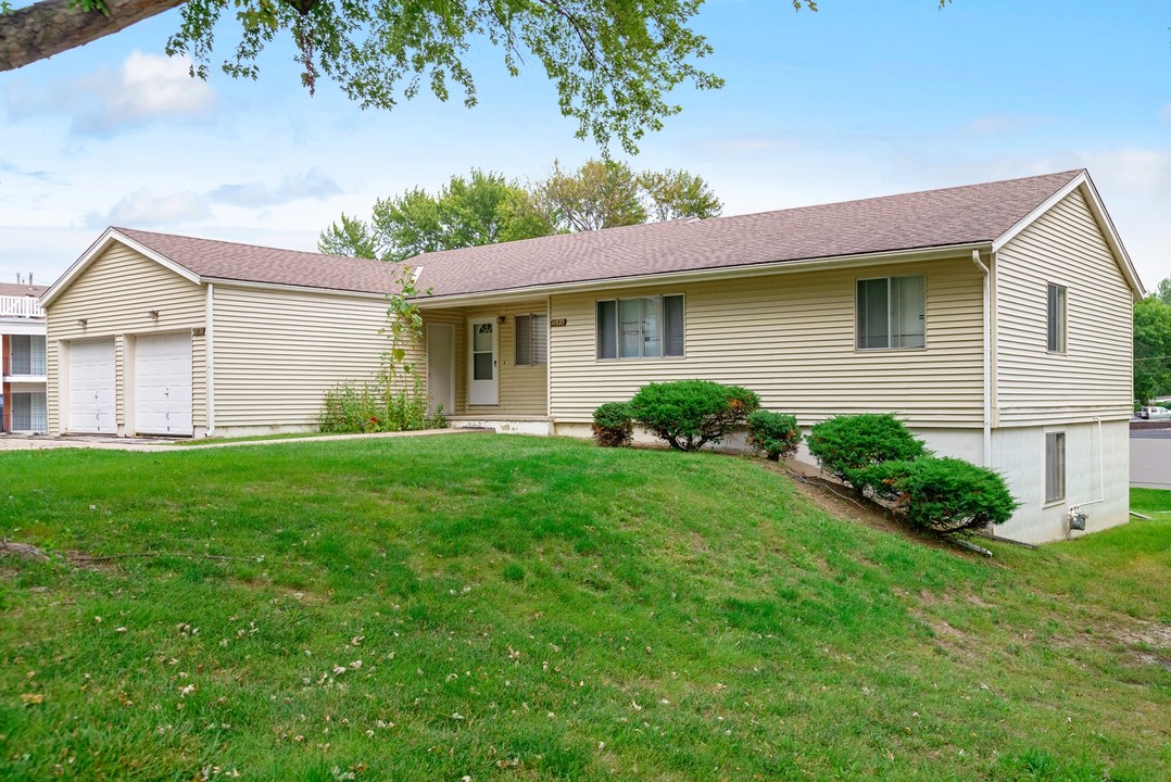 Westwood Duplexes in Omaha, NE - Foto de edificio