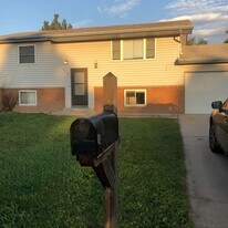 905 Ponderosa Dr in Fort Collins, CO - Building Photo