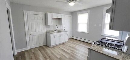 115 Allston St in Providence, RI - Foto de edificio - Building Photo