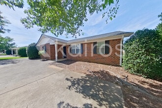 310 Deer Park Dr in Athens, GA - Building Photo - Building Photo