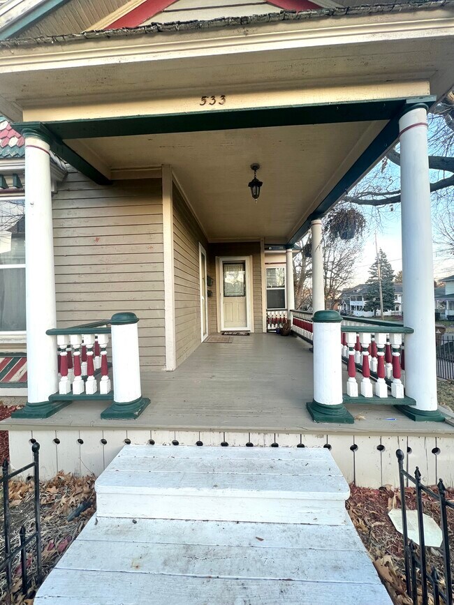 533 Cherry St, Unit 1 in Lansing, MI - Building Photo - Building Photo
