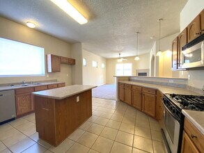 2132 Palenque Dr SE in Rio Rancho, NM - Building Photo - Building Photo