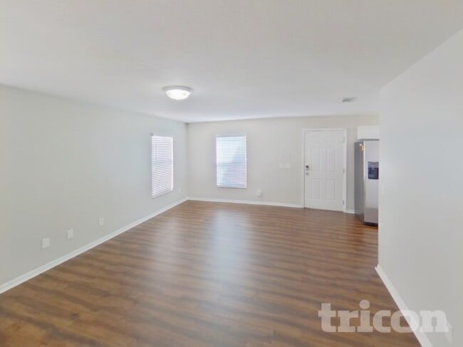 1002 E 108th Ave in Tampa, FL - Building Photo - Building Photo