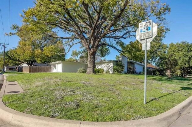 5736 Wedgmont Cir N in Fort Worth, TX - Building Photo - Building Photo