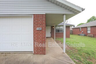 2306 W Roselawn St in Rogers, AR - Building Photo - Building Photo