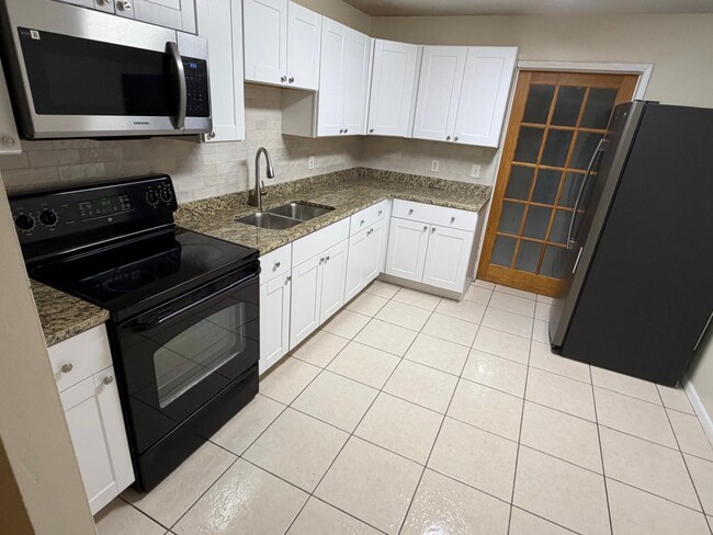 9332 Sun Ct, Unit 1 in West Palm Beach, FL - Building Photo - Building Photo