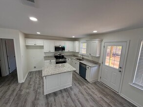 834 Lockett Station Rd in Albany, GA - Building Photo - Building Photo