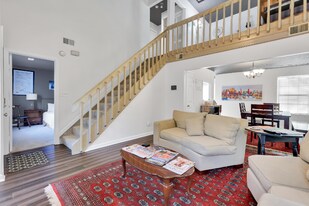 197 Gate House Rd in Newport News, VA - Building Photo