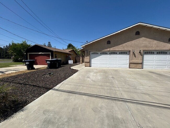 935 S Fulgham St-Unit -937 S. Fulgham in Visalia, CA - Building Photo - Building Photo