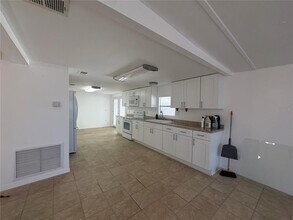 5817 Portsmouth Dr in Tampa, FL - Building Photo - Building Photo