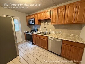 20584 Lorain Rd in Fairview Park, OH - Building Photo - Building Photo