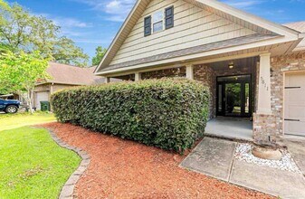 5811 Rustic Ridge Circle in Milton, FL - Building Photo - Building Photo