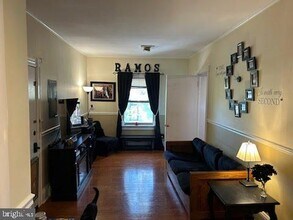 24 S 2nd St in Easton, PA - Building Photo - Building Photo