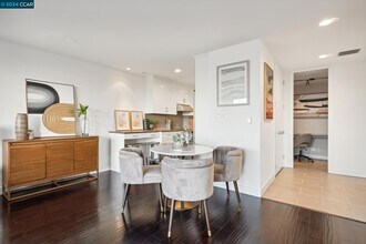 565 Bellevue Ave-Unit -704A in Oakland, CA - Foto de edificio - Building Photo