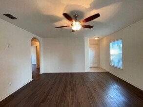 113 Robertson Ln in Jarrell, TX - Building Photo - Building Photo