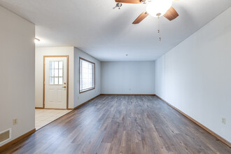 Cottages of Vadnais Heights in St. Paul, MN - Foto de edificio - Interior Photo