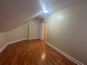 751 George St, Unit 3 in New Haven, CT - Foto de edificio - Building Photo