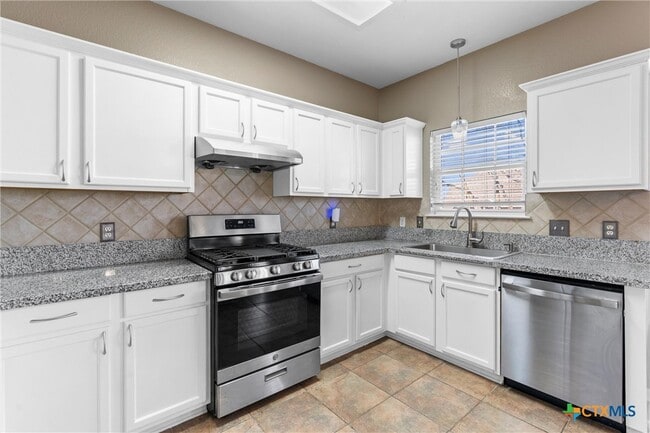 property at 2012 Huxley Ln