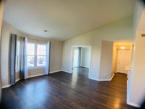 305 Shepherds Way, Unit 305 in Southampton, PA - Building Photo - Building Photo