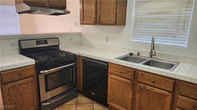 5429 Cove Point Dr in Las Vegas, NV - Building Photo - Building Photo