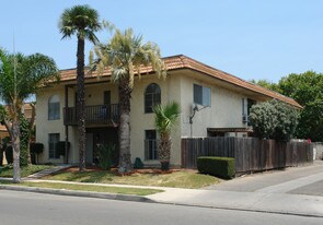 16102 Waikiki Ln in Huntington Beach, CA - Building Photo