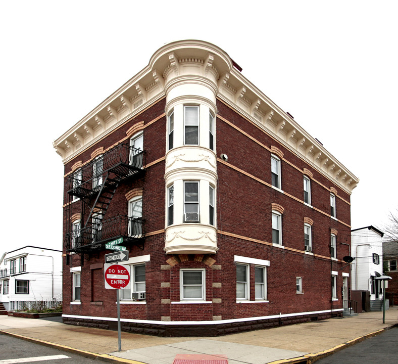 36 Amity St in Elizabeth, NJ - Building Photo