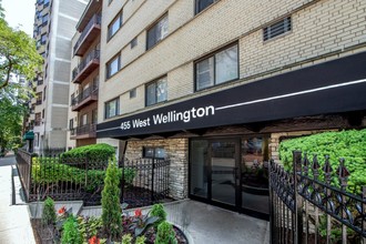 455 W. Wellington in Chicago, IL - Building Photo - Building Photo