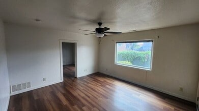124 Rock Blvd in Sparks, NV - Building Photo - Building Photo