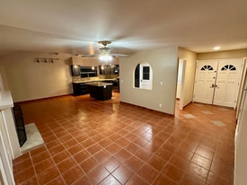 381 E Emerson St in Chula Vista, CA - Building Photo