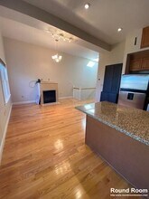 261 W 2nd St, Unit 3 in Boston, MA - Foto de edificio - Building Photo