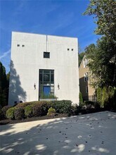 114 Lindbergh Drive NE in Atlanta, GA - Building Photo - Building Photo